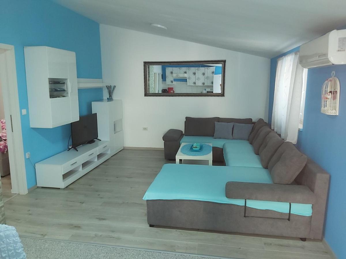 Apartman Ana Stinjan Exterior photo
